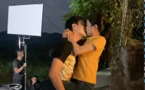 Lối về miền hoa: Toàn cảnh hậu trường nụ hôn '1 đúp ăn luôn' của Lợi (Trọng Lân)