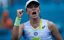 Thắng chóng vánh Coco Gauff, Iga Swiatek vào tứ kết Miami mở rộng