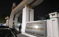 Phát hiện thi thể thầy giáo trong nhà đa năng của trường