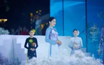 Nam Em, Kim Duyên trình diễn áo dài vẽ thủ công trên lụa tại Tuần lễ Áo dài TP Hồ Chí Minh