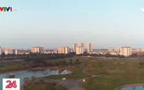Hà Nội: Trồng rau, bắt cá… trong công viên