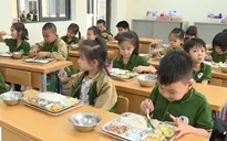 Đảm bảo bữa ăn bán trú đủ chất, an toàn cho học sinh