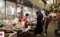 Người dân từ châu Âu đến châu Á đau đầu vì "bão" lạm phát