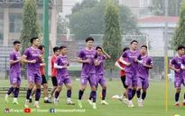 U23 Việt Nam tập làm quen sân vận động Việt Trì