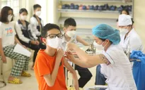 Tất cả mọi người, kể cả trẻ em nên tiêm vaccine COVID-19 đủ 2 mũi cơ bản và mũi 3, 4