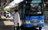Xe bus được đón khách ở ga quốc nội Tân Sơn Nhất