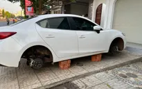 Kẻ gian kê gạch, tháo trộm 4 bánh xe ô tô đỗ trước cửa nhà