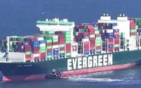 Giải cứu thành công tàu container mắc cạn