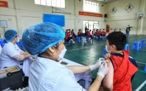 Phó Thủ tướng yêu cầu đẩy nhanh tiến độ tiêm vaccine COVID-19 cho trẻ từ 5 – dưới 12 tuổi