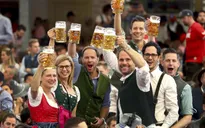 Lễ hội bia lớn nhất thế giới Oktoberfest được tổ chức trở lại tại Đức