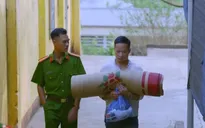 Bão ngầm - Tập 33: Đức điên thủ tiêu Toàn "khỉ đốm" trong buồng giam