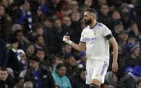 Benzema lập hat-trick vào lưới Chelsea, Real Madrid đặt một chân vào bán kết
