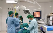 Nội soi cắt thùy phổi cho 2 bệnh nhân mắc ung thư phổi
