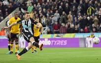 Đánh bại Wolverhampton, Newcastle rời xa nhóm xuống hạng