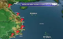 Nhiều rủi ro khi tắm biển mùa mưa bão
