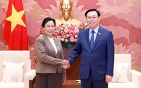 Chủ tịch Quốc hội Vương Đình Huệ tiếp Chánh án TAND tối cao Lào