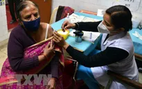 Lo ngại vaccine phòng COVID-19 suy yếu dần, nhiều nước triển khai tiêm mũi thứ tư