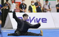 VĐV wushu Nguyễn Văn Phương gặp chấn thương khi đang thi đấu
