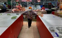 Trung Quốc: Người dân Bắc Kinh đổ xô đi siêu thị trước tin đồn phong tỏa
