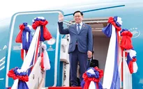 Chủ tịch Quốc hội Vương Đình Huệ đã đến Vientiane, bắt đầu thăm chính thức Lào