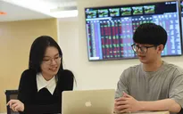 Chứng khoán "vui" trở lại, VN-Index gần mốc 1.200 điểm