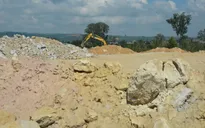 Lâm Đồng: Xác minh doanh nghiệp núp bóng sản xuất gạch để khai thác cao lanh