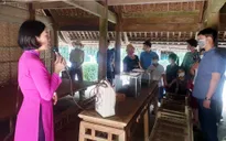 Những người say mê kể chuyện Bác Hồ