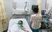 Cứu sống 2 trẻ bị sốc sốt xuất huyết, suy hô hấp nặng