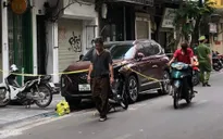 Điều tra vụ ẩu đả, dùng vật nghi là súng dọa bắn người giữa phố Hà Nội