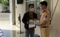 Người dân hứng khởi ngày đầu đăng ký, bấm biển số xe máy tại công an xã