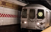 Nổ súng trên tàu điện ngầm ở thành phố New York, một người thiệt mạng