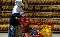 Indonesia dỡ bỏ lệnh cấm xuất khẩu dầu cọ