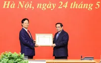 Trao Huy hiệu 55 năm tuổi Đảng tặng nguyên Thủ tướng Nguyễn Tấn Dũng