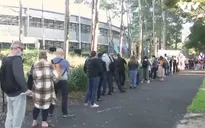 Australia mở rộng đối tượng tiêm mũi vaccine tăng cường