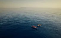 Chìm thuyền chở người di cư ở ngoài khơi bờ biển Tunisia, 75 người mất tích