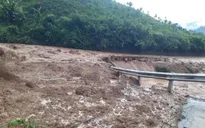 Nhiều tuyến giao thông ở Lai Châu bị sạt lở do mưa lớn