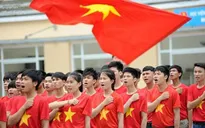 Không được ngăn chặn, cản trở việc sử dụng Quốc kỳ, Quốc huy, Quốc ca
