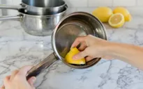 Những công dụng bất ngờ của nước chanh trong nhà bạn