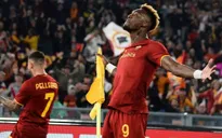 Abraham lập công, thầy trò Mourinho vào chung kết Conference League
