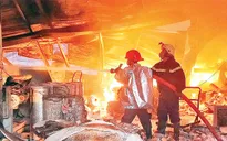 Kịp thời dập tắt đám cháy tại xưởng sản xuất khẩu trang ở Bắc Ninh