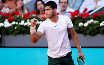 Madrid mở rộng | Carlos Alcaraz tạo nên lịch sử với chiến thắng trước Rafael Nadal