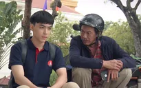 Lối nhỏ vào đời - Tập 4: Dũng thuê bác Thành "xe ôm" đóng giả phụ huynh