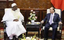 Chủ tịch nước Nguyễn Xuân Phúc tiếp Đại sứ các nước Croatia và Senegal trình Quốc thư