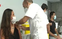 Tây Ban Nha tiêm vaccine mũi 4 cho toàn dân