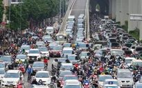 Giao thông lộn xộn những ngày đầu phân luồng tại Hà Nội