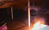 Nghi án ném "bom xăng" đốt nhà bố mẹ vợ cũ
