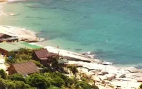 Lấn chiếm trái phép đất rừng phòng hộ để làm du lịch