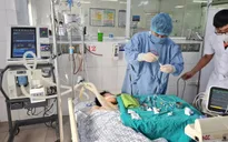 Ngộ độc methanol nguy kịch sau khi uống cồn sát khuẩn