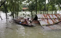 Bangladesh, Ấn Độ khẩn trương cứu trợ hàng triệu người mắc kẹt trong lũ lụt