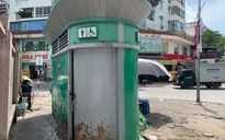 Hà Nội: Nhiều nhà vệ sinh công cộng xuống cấp, "cửa đóng then cài''